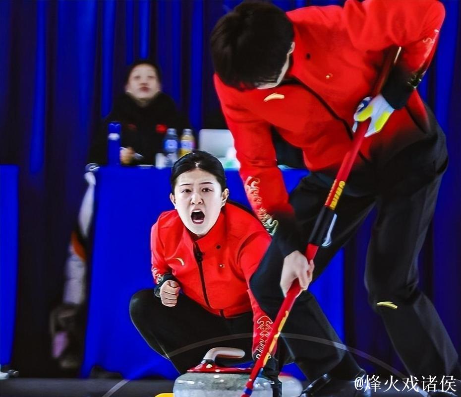 冬奥会冰壶落选赛：中国混双组合小组第二晋级