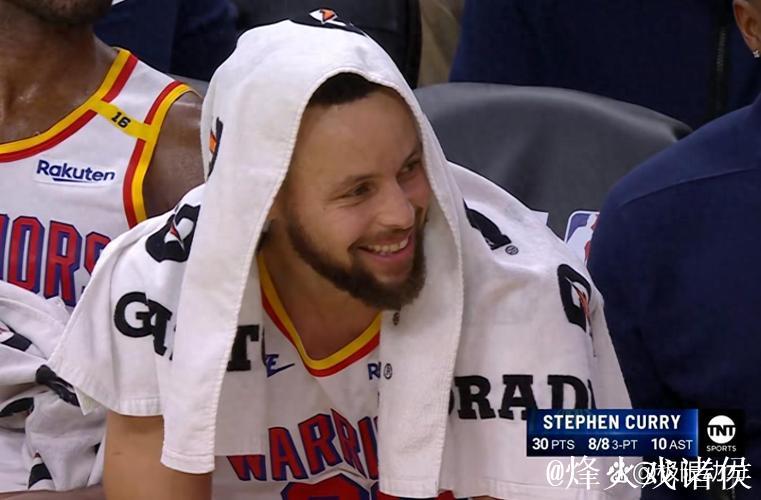 库里三分8中8轰30+10 勇士大胜76人回西部第九 库里三分8中8轰30+10 勇士大胜76人回西部第九